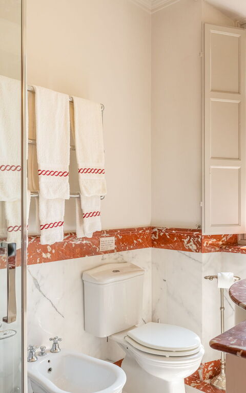 Villa De Ranieri: Bathroom