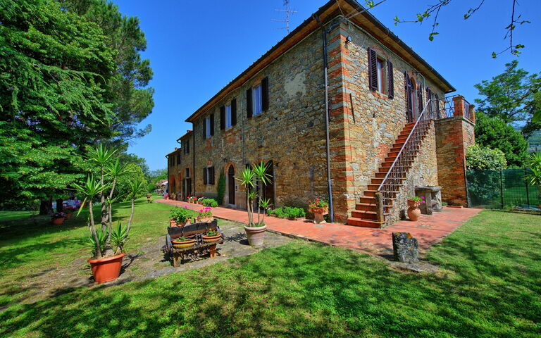 Villa Campogialli: Building Exterior, Garden