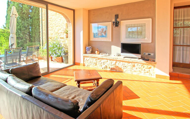 Guardistallo: Dining Room, Living Room