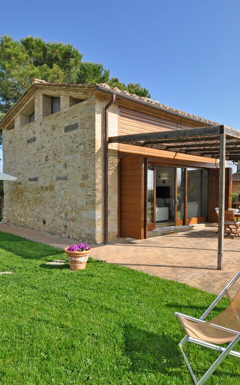 Capannino: Building Exterior, Garden