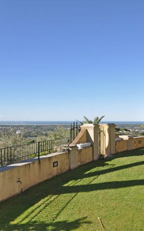 Villa Camaiore: Garden, Scenic View