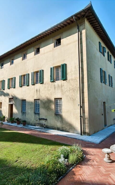 Villa Camaiore: Building Exterior, Garden