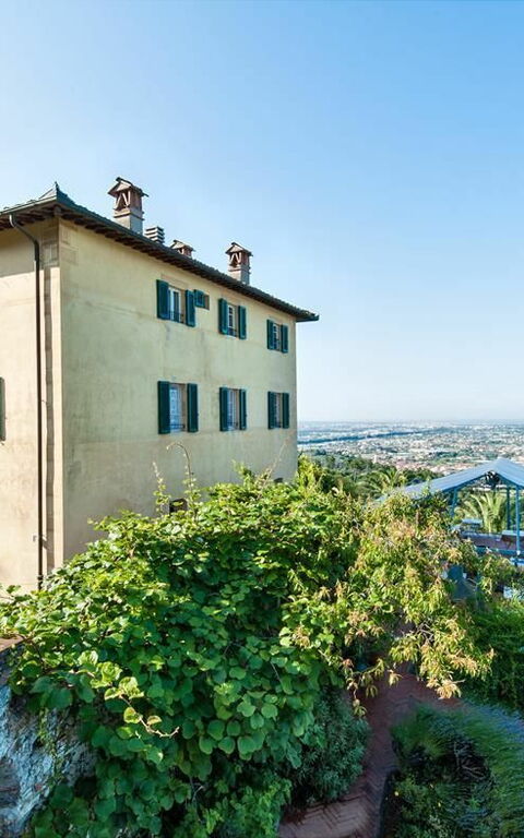 Villa Camaiore: Building Exterior, Garden