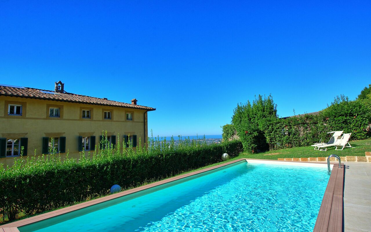 Villa Camaiore: Garden, Outdoor, Pool