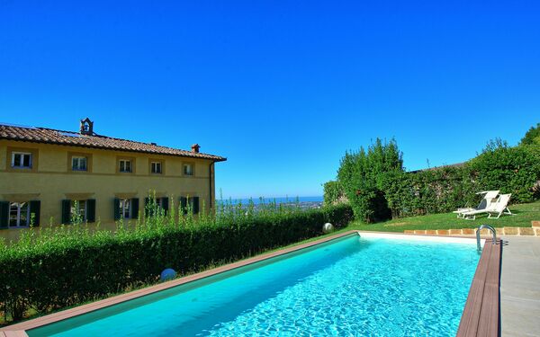Villa Camaiore: Garden, Outdoor, Pool