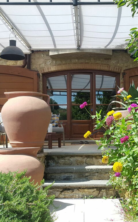 Villa Nova: Building Exterior, Outdoor