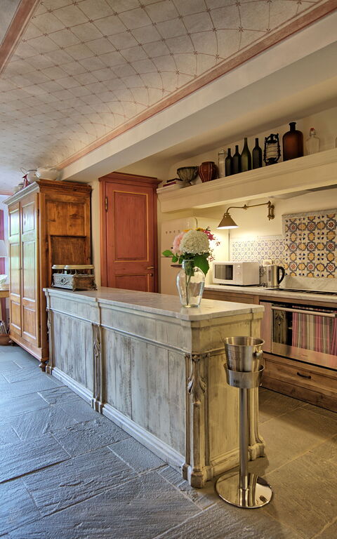 Villa Nova: Dining Room, Kitchen