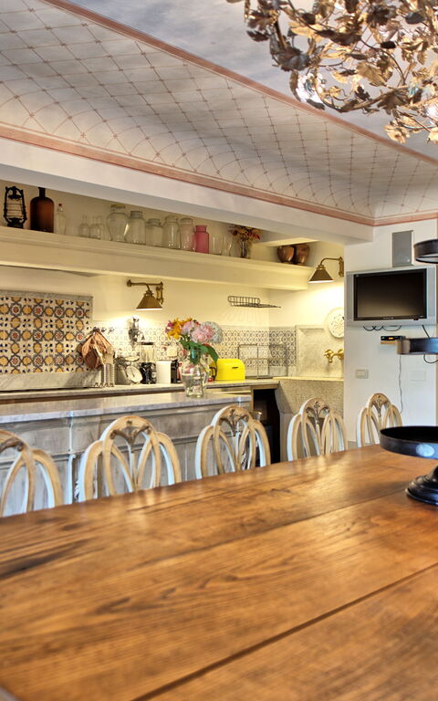 Villa Nova: Dining Room, Kitchen