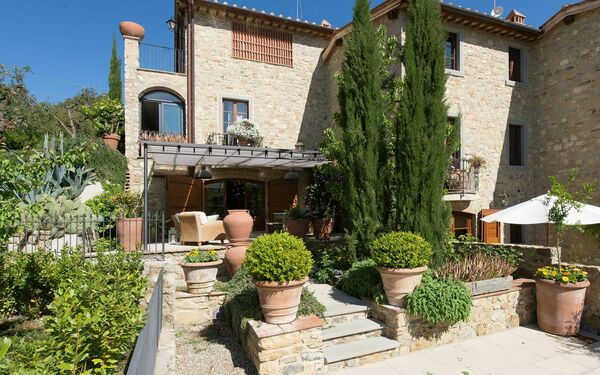 Villa Nova: Building Exterior, Outdoor