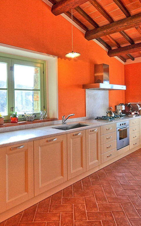 Villa Noceta: Dining Room, Kitchen