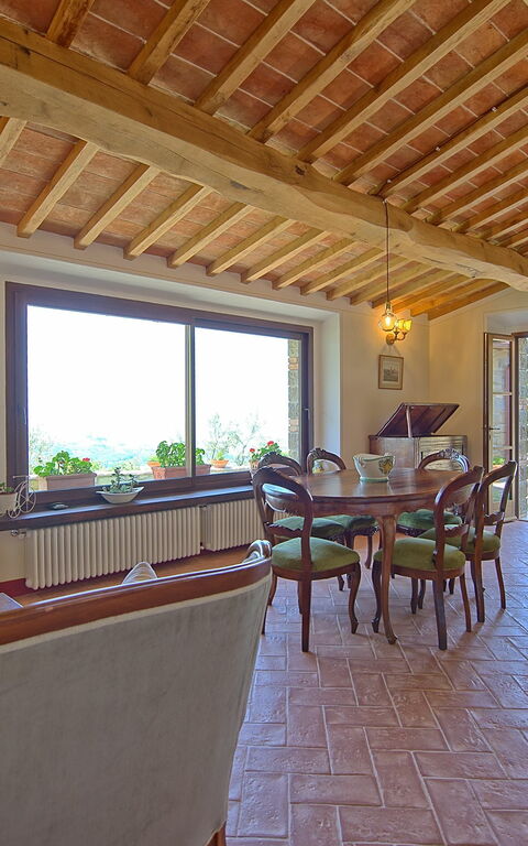 Villa Noceta: Dining Room, Living Room
