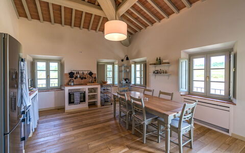 Accommodation La Valle 3 Castelfalfi: Dining Room, Kitchen, Living Room