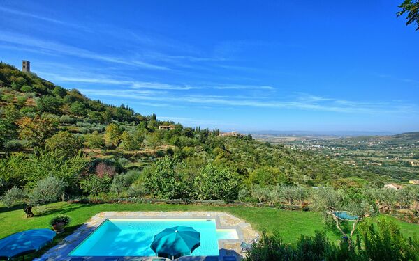 Casale Girifalco: Pool, Scenic View