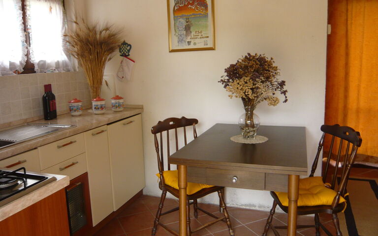 Accommodation Casetta: Dining Room, Kitchen