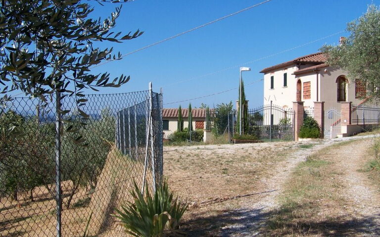 Antico Fienile: Building Exterior, Garden