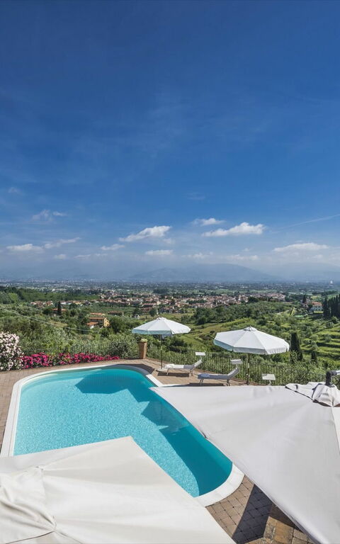 Villa Casalguidi: Garden, Pool