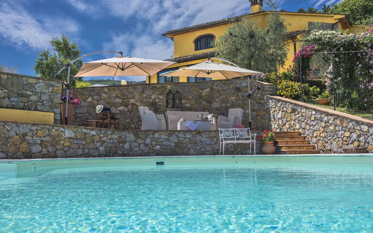 Villa Casalguidi: Building Exterior, Pool