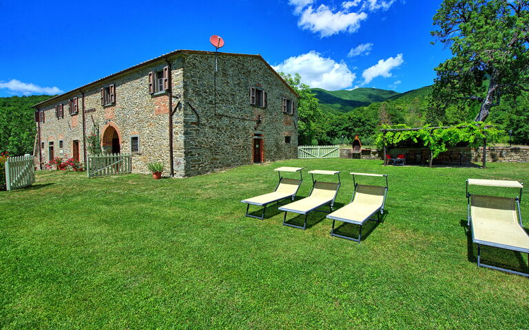 Villa Poggiolino: Building Exterior, Garden