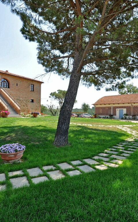 Podere Romina: Building Exterior, Garden