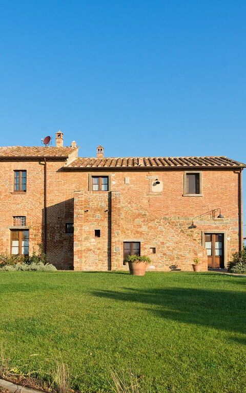 Podere Romina: Building Exterior, Garden