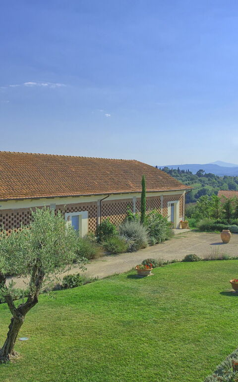 Podere Romina: Building Exterior, Garden