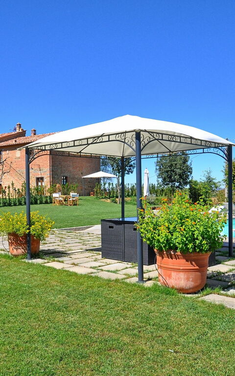 Podere Romina: Garden, Pool