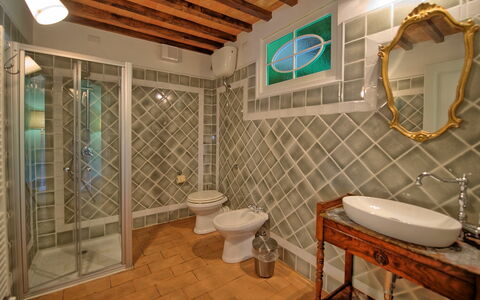Accommodation Belvedere Apartment: Bathroom