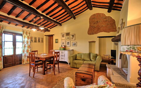 Accommodation Bandita Apartment: Dining Room, Kitchen, Living Room