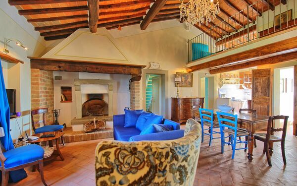 Accommodation Belvedere Apartment: Dining Room, Living Room