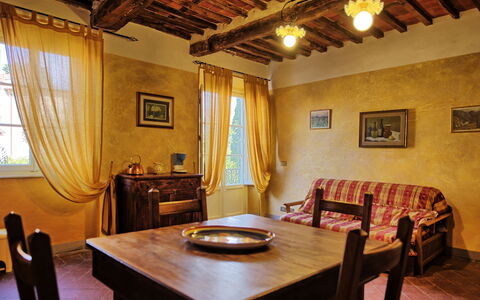 Accommodation Menestrello: Dining Room, Kitchen, Living Room