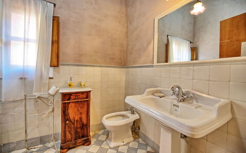 Accommodation Castellana: Bathroom