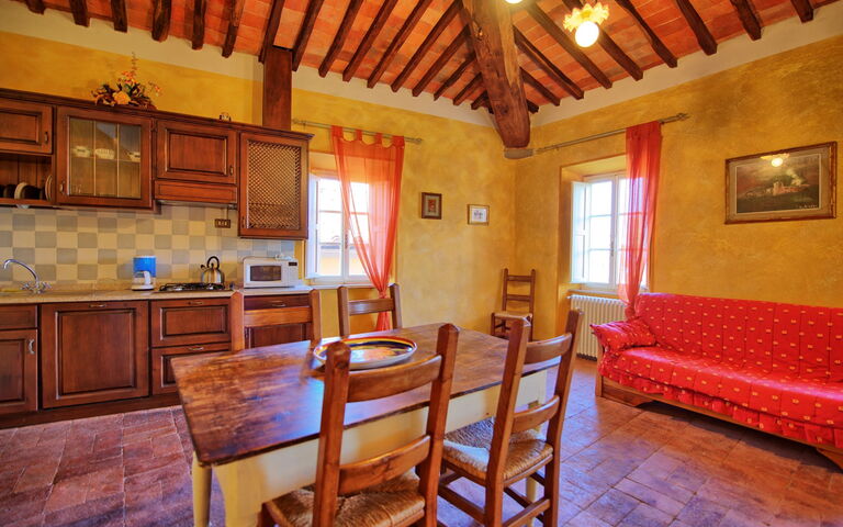 Accommodation Vescovo: Dining Room, Kitchen, Living Room