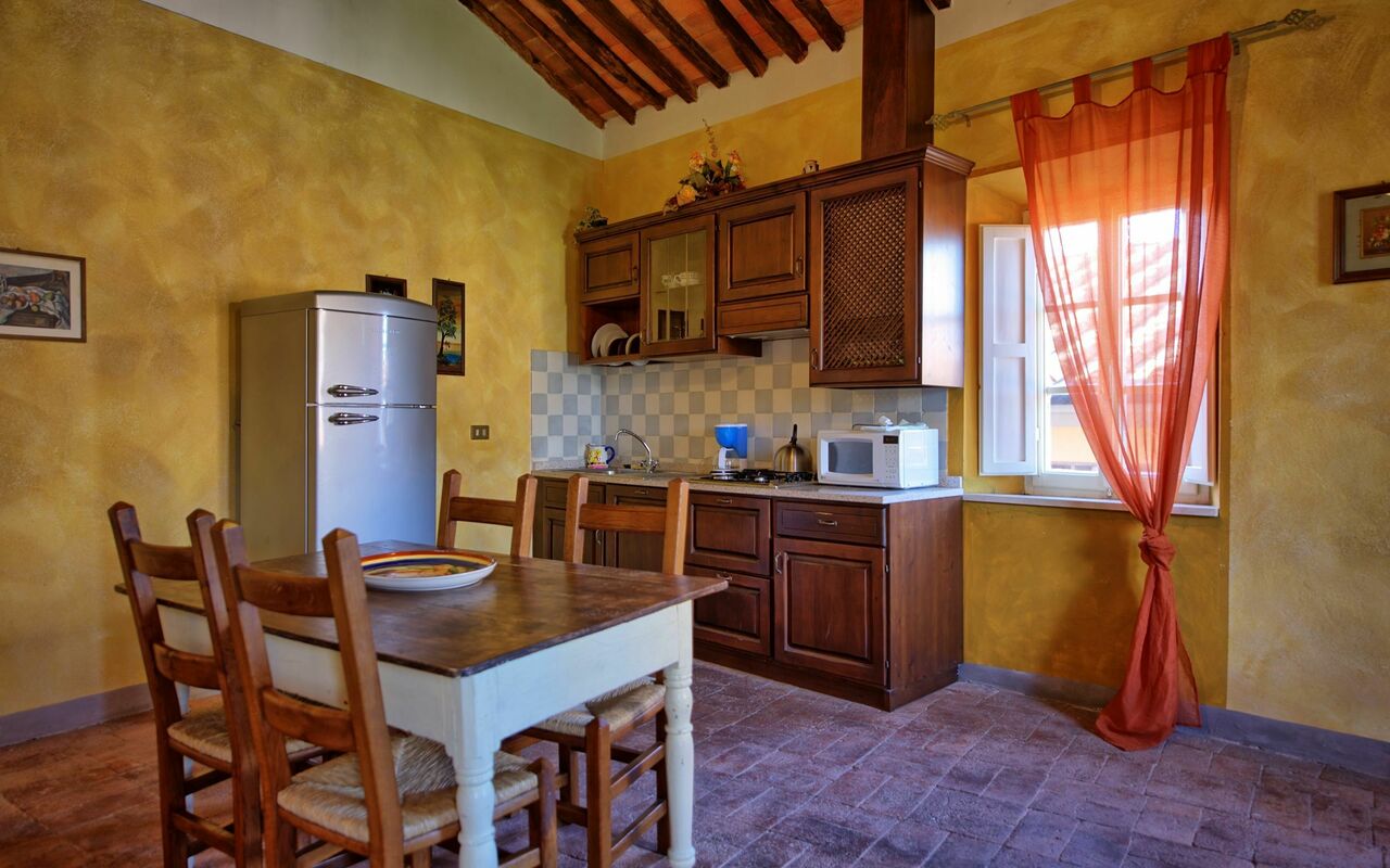 Accommodation Vescovo: Dining Room, Kitchen, Living Room