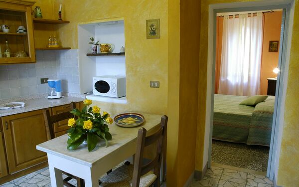 Accommodation Paggio: Dining Room, Kitchen