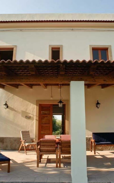 Cicero: Building Exterior, Garden