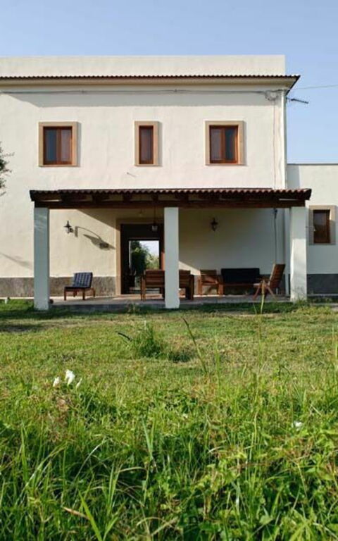 Cicero: Building Exterior, Garden