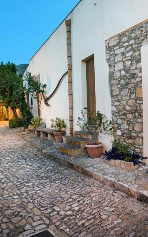 Baglio Maranzano - Titi: Building Exterior