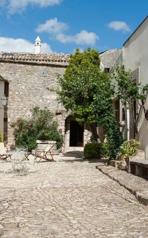 Baglio Maranzano - Titi: Building Exterior, Garden