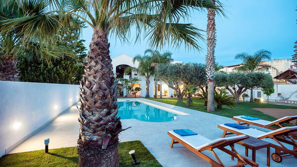 Casa Marsala: Garden, Pool