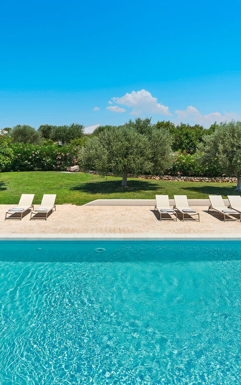 Isla Verde: Building Exterior, Outdoor, Pool