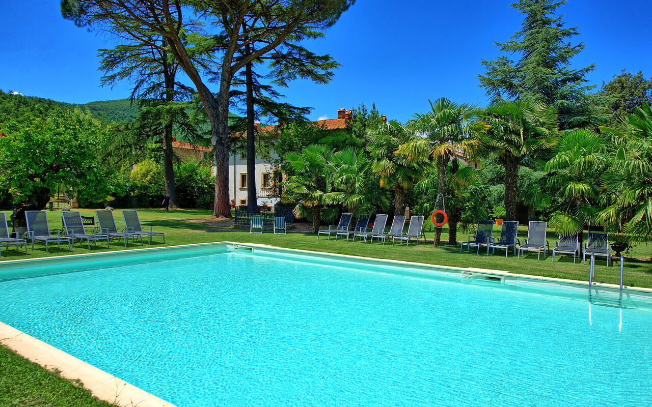 Villa Capolona: Outdoor, Pool