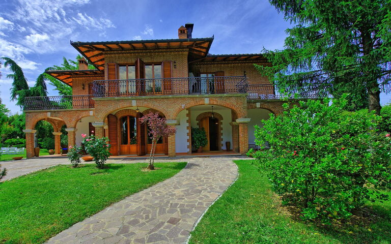 Villa Lauretana: Building Exterior, Garden