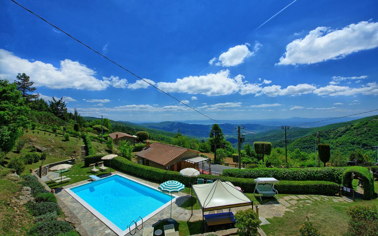 Villa Portole Uno: Pool, Scenic View