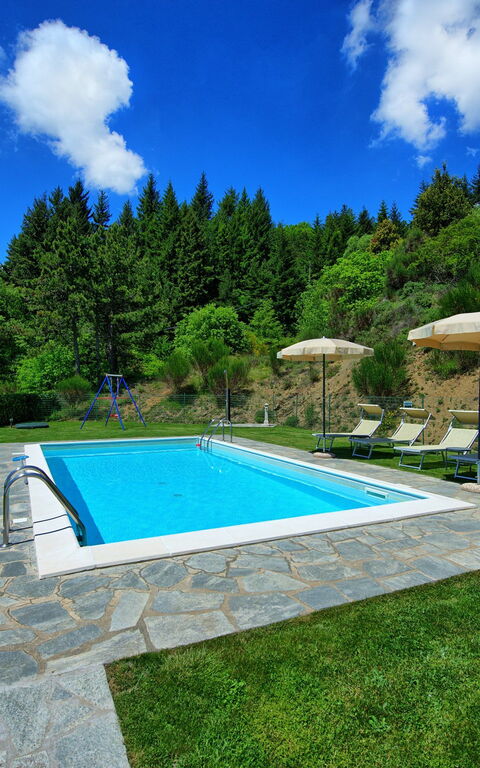 Villa Portole Due: Garden, Pool