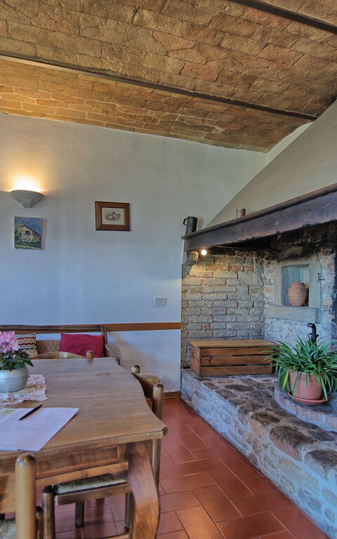 Casale Giotto: Dining Room, Living Room