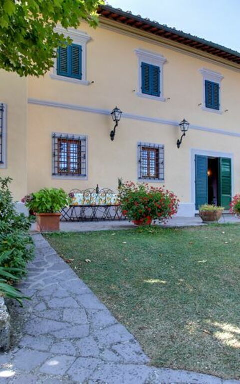 Villa Stolli: Building Exterior, Garden