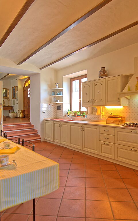 Villa Lorena: Dining Room, Kitchen