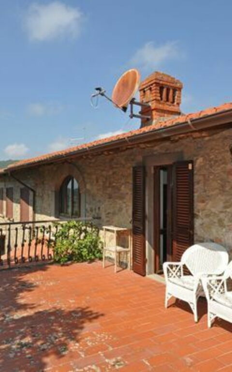 Villa Lorena: Building Exterior