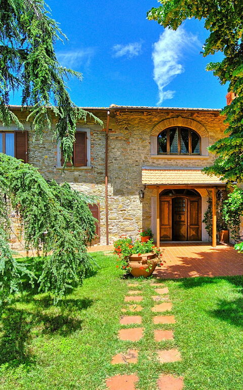 Villa Lorena: Building Exterior, Garden