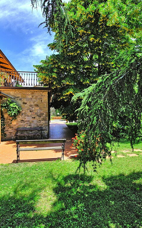 Villa Lorena: Building Exterior, Garden